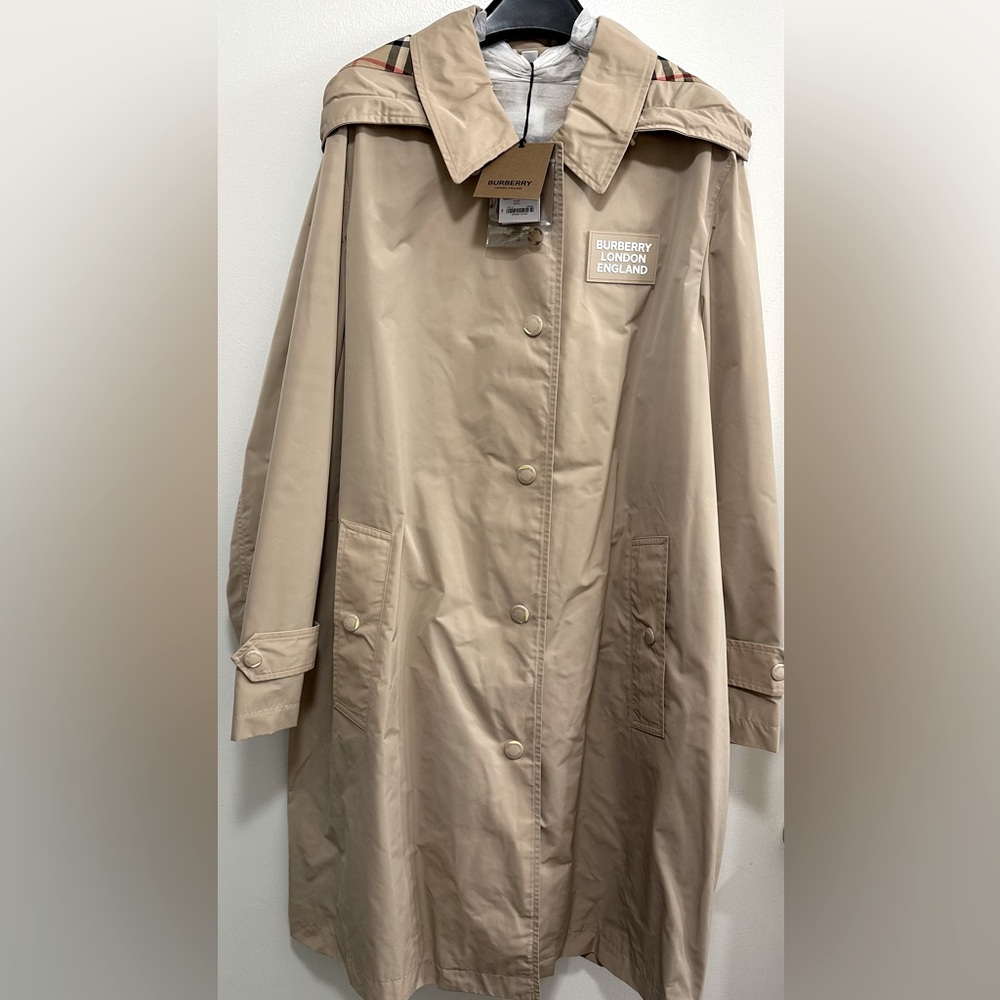Burberry Trench Coat With Free Burberry Scarf - Authentic New With Tags - Beige